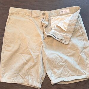 Men's 34W 10” GAP Khaki Flat Front Shorts